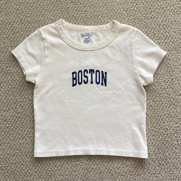 Brandy Melville Boston Cream T-Shirt Baby Tee Size Small 100% Cotton Graphic EUC - Picture 1 of 6